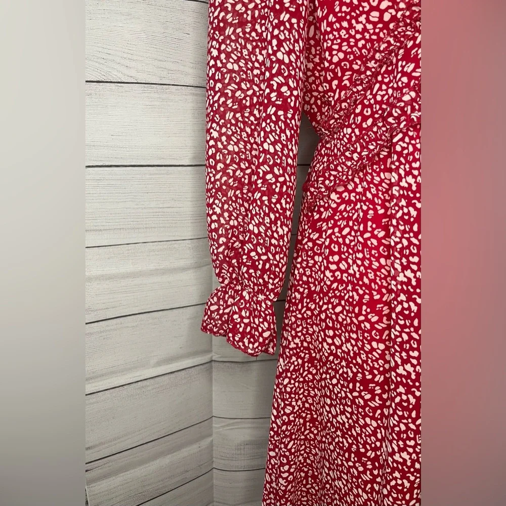 Long sleeved red dress - Picture 4 of 6